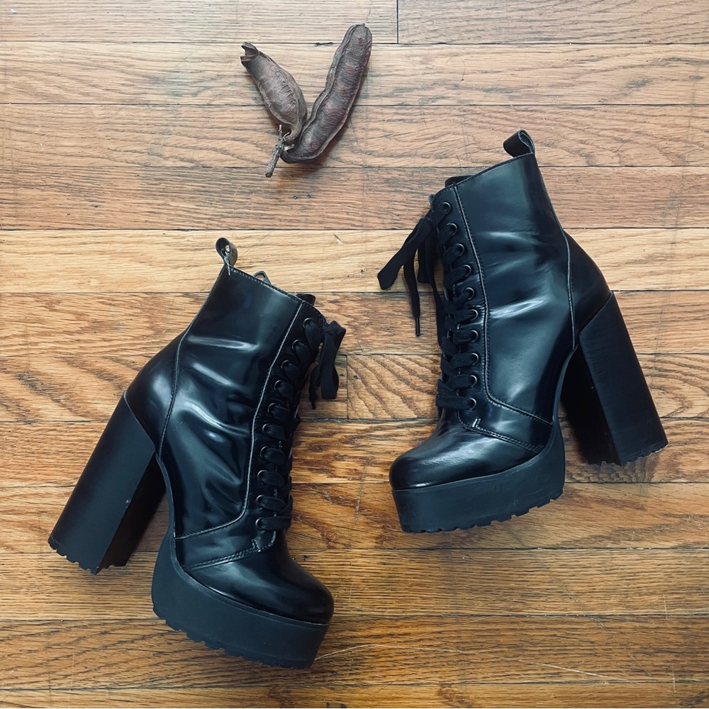 Steve Madden LEAR Black Lace-Up Platform Boots chunky heel size 6.5 REAL leather